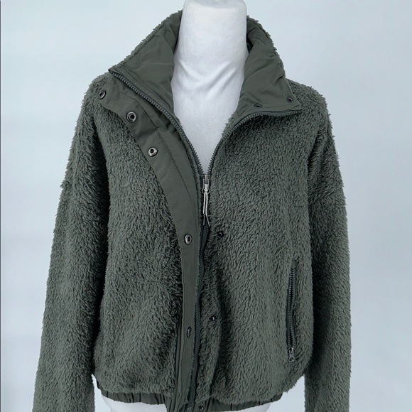 Vuori Women's Cozy Sherpa Jacket Green Fleece Jacket Olive Green Size Large - Picture 7 of 13